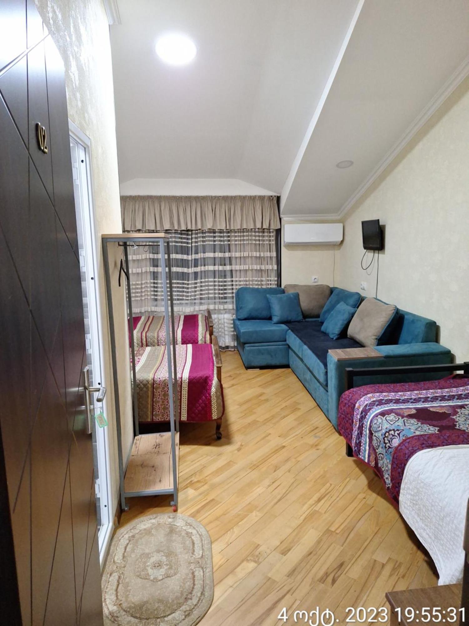 Guest House 15A Kutaisi Exteriör bild
